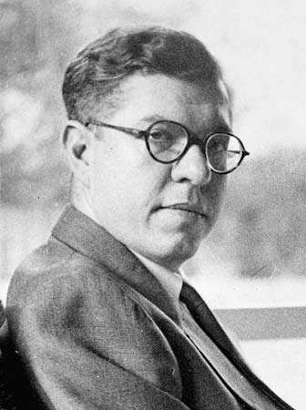 Fred Hoyle.